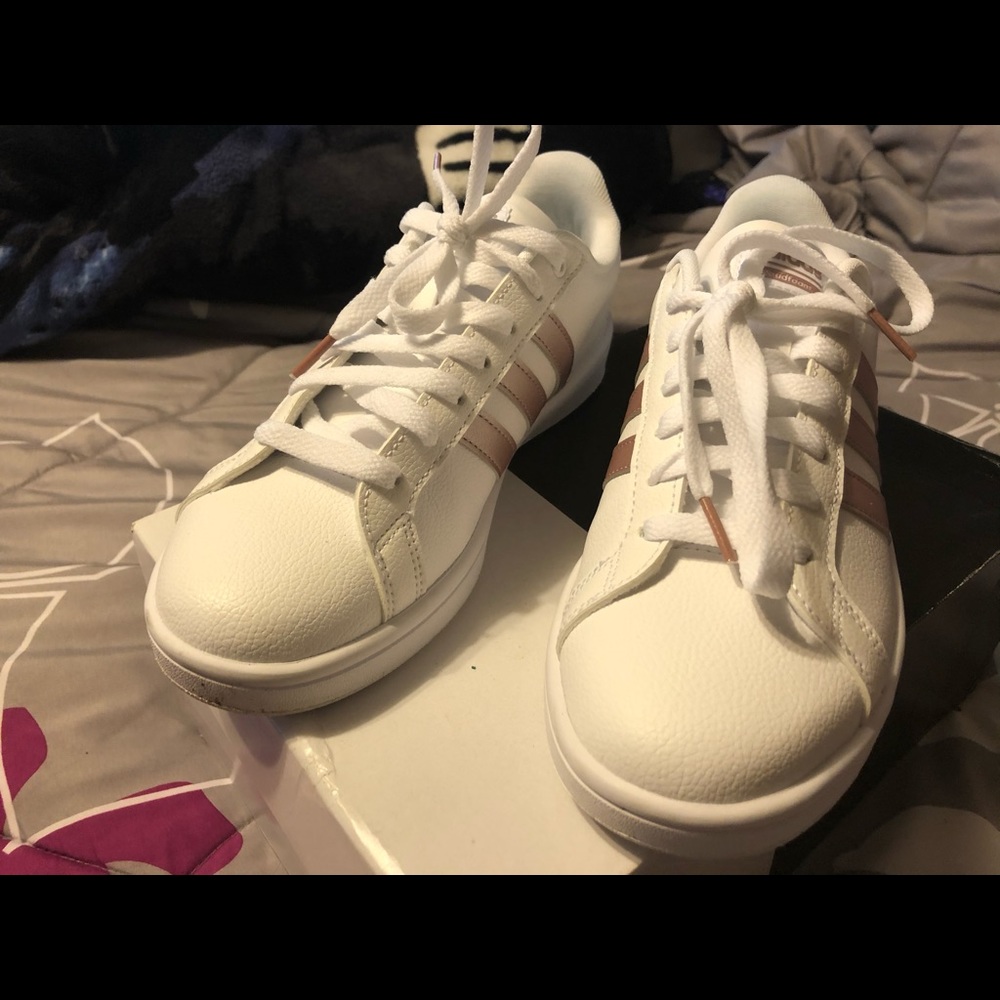 adidas Women's Grand Court Tennis Shoes